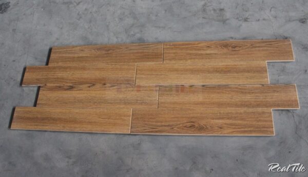 Gạch giả gỗ 15x80 nhập khẩu Trung Quốc RGM158822 màu nâu socola mờ