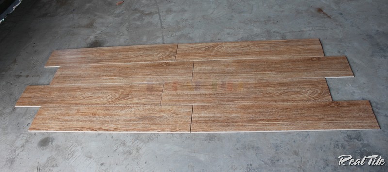 Gạch giả gỗ 20x100 nhập khẩu Trung Quốc lát nền sọc nâu RGM21159