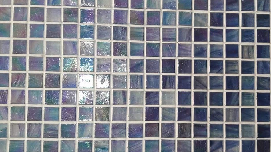 Gạch mosaic thủy tinh ốp nhà tắm ánh xà cừ cao cấp NF777